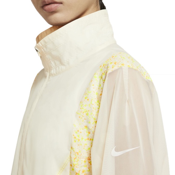 New Nike Women's Icon Clash Running Jacket - Picture 2 of 8
